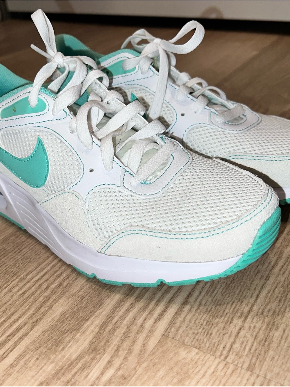 Nike Women's White and Teal Athletic Sneakers